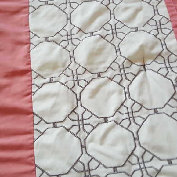 Elegant Gray and Pink Comforter Set - Picture 3 of 11